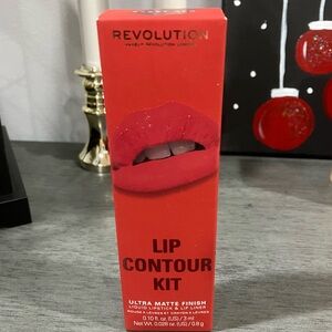 Revolution Lip Contour Kit - Sassy Red